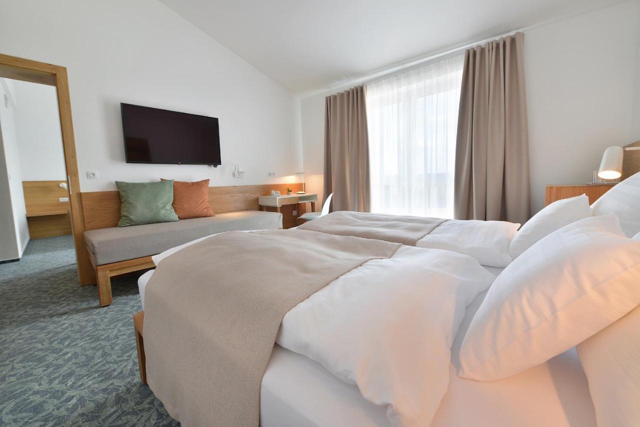 Wellness Hotel Happy Star Hnanice  Luaran gambar