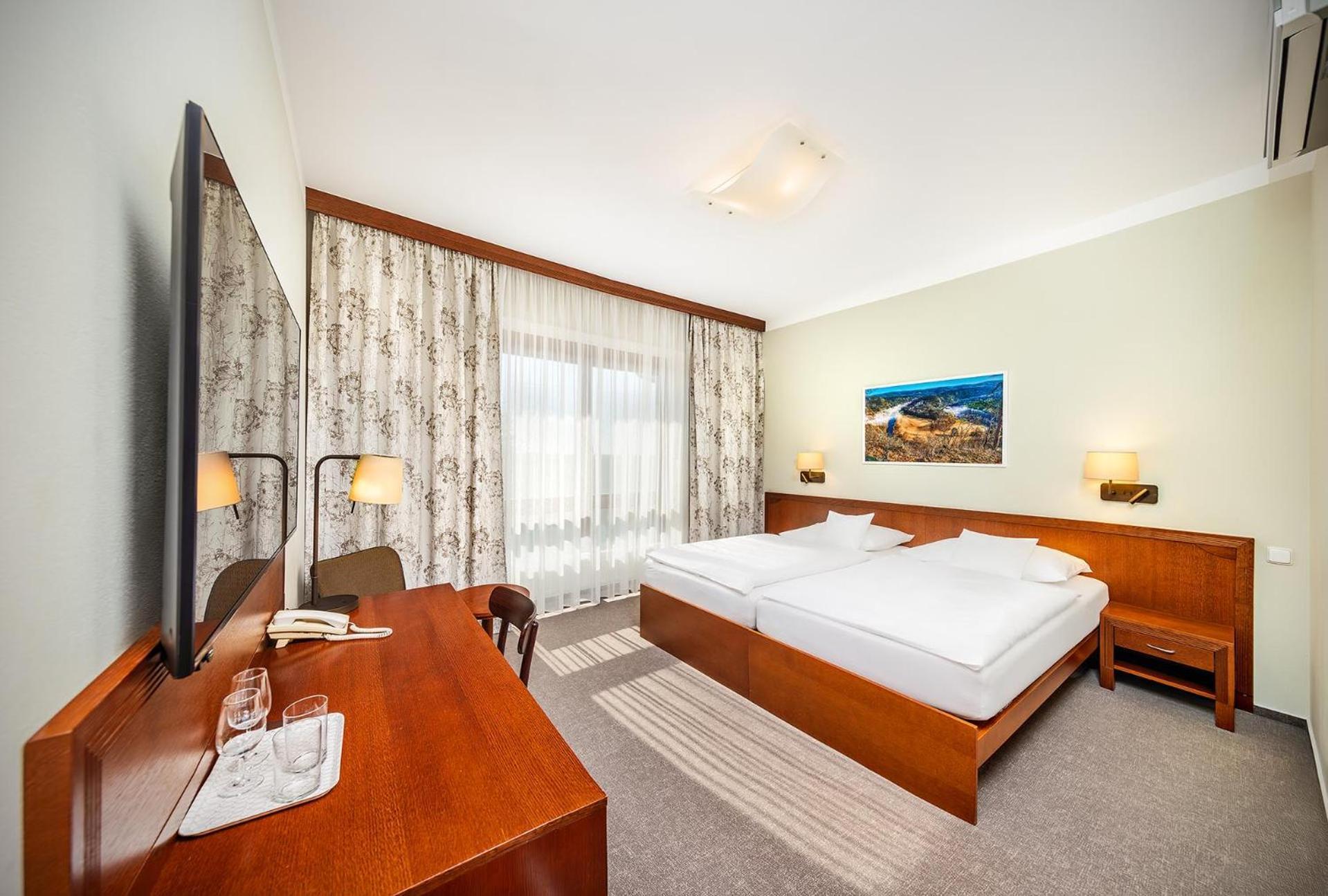 Wellness Hotel Happy Star Hnanice  Luaran gambar