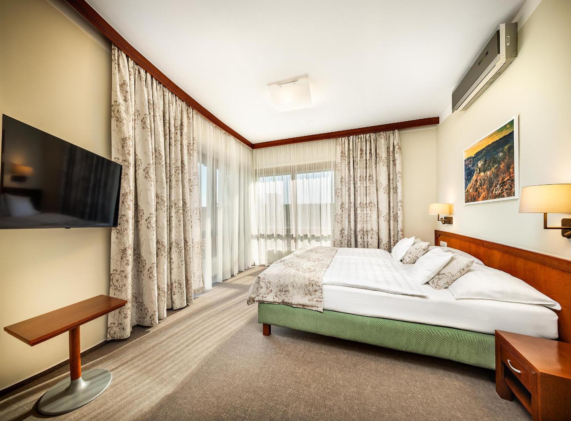 Wellness Hotel Happy Star Hnanice  Luaran gambar