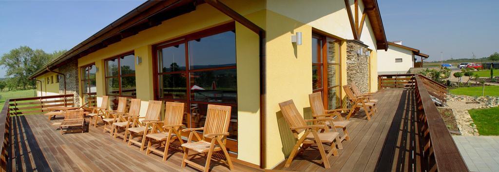 Wellness Hotel Happy Star Hnanice  Luaran gambar