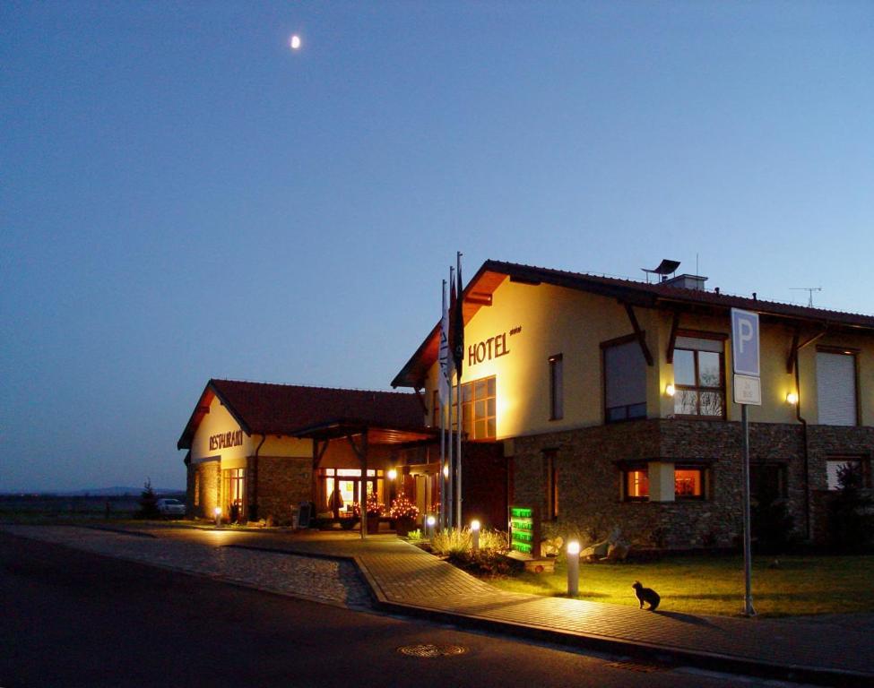 Wellness Hotel Happy Star Hnanice  Luaran gambar